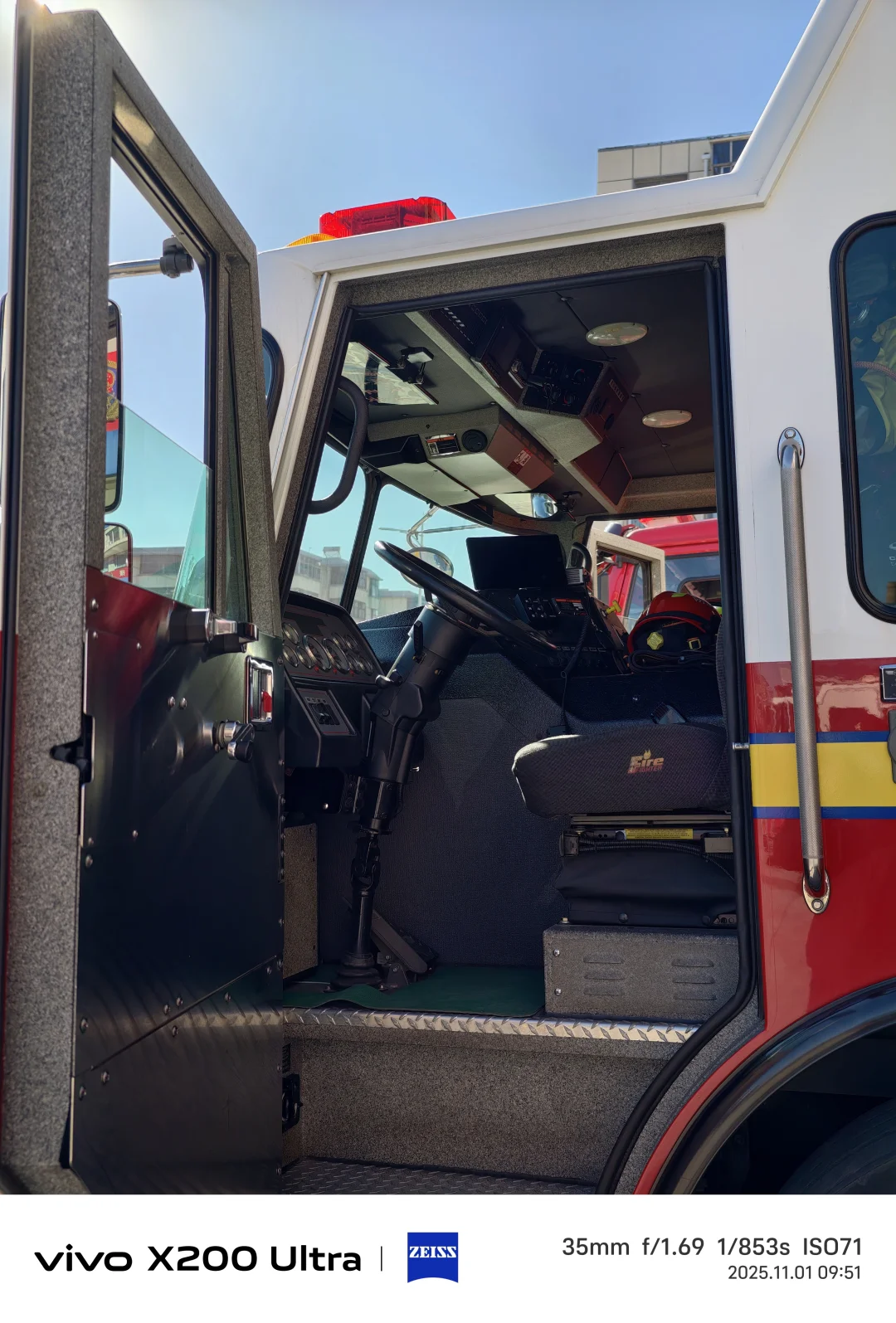 美国赛特峰重型抢险救援车+细节图