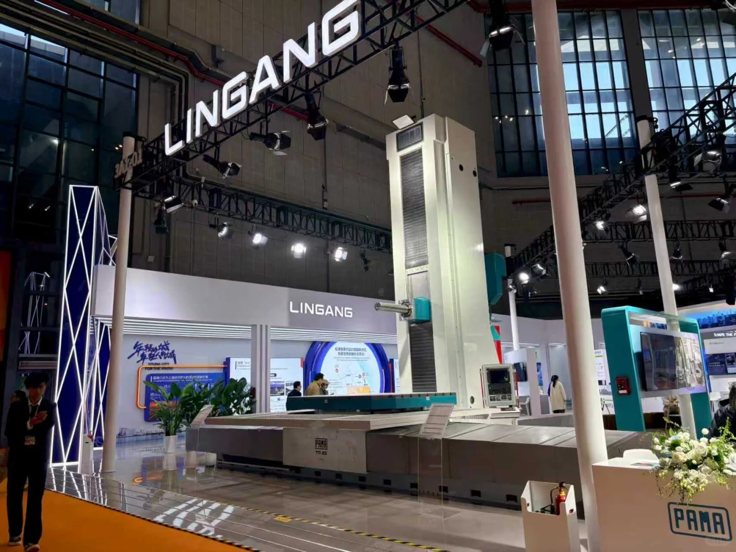 第一次来到中国进口博览会，真的被震撼到了！