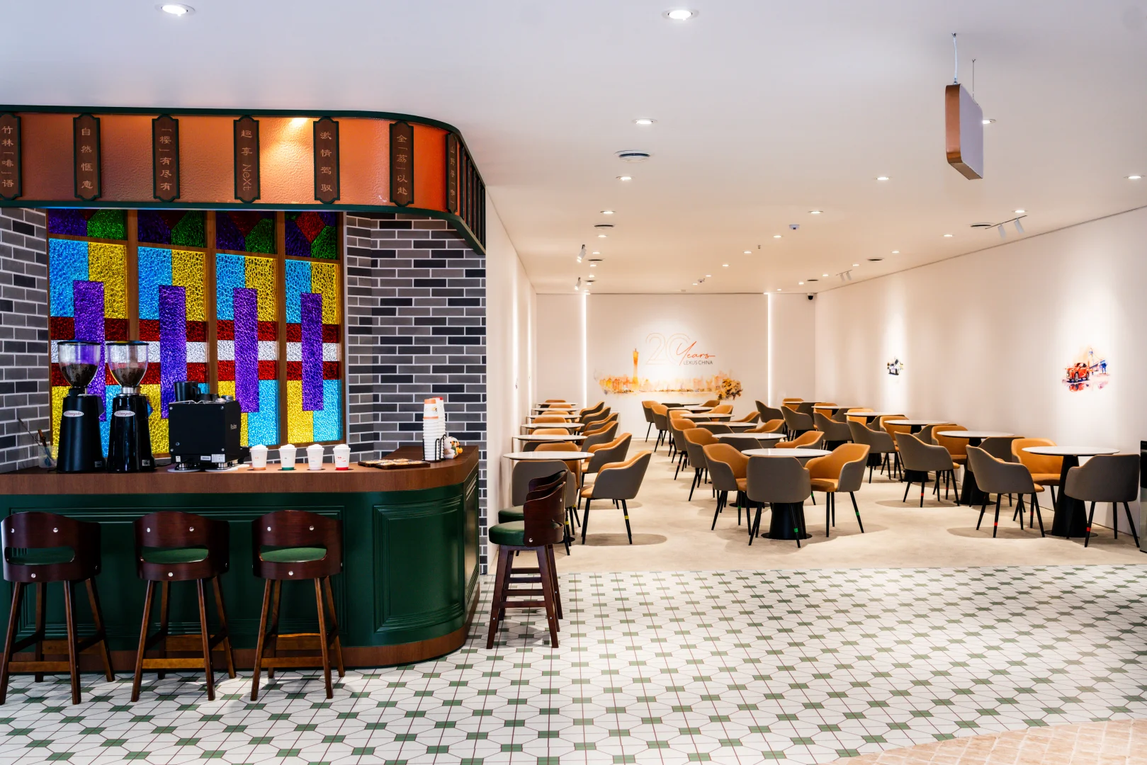 非常有意思的一届车展，融入了广州特色