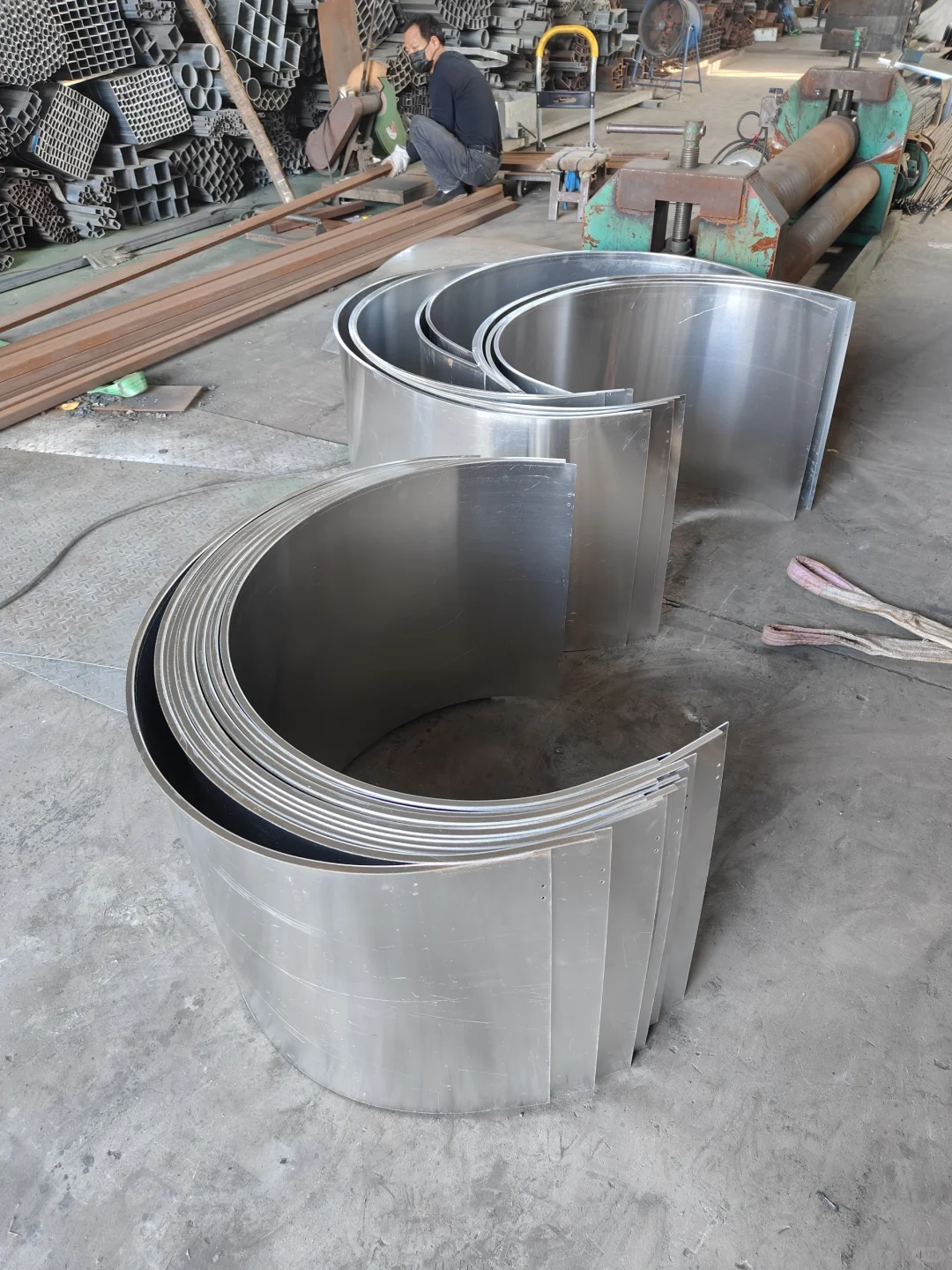 与钢铁金属打交道的一天天