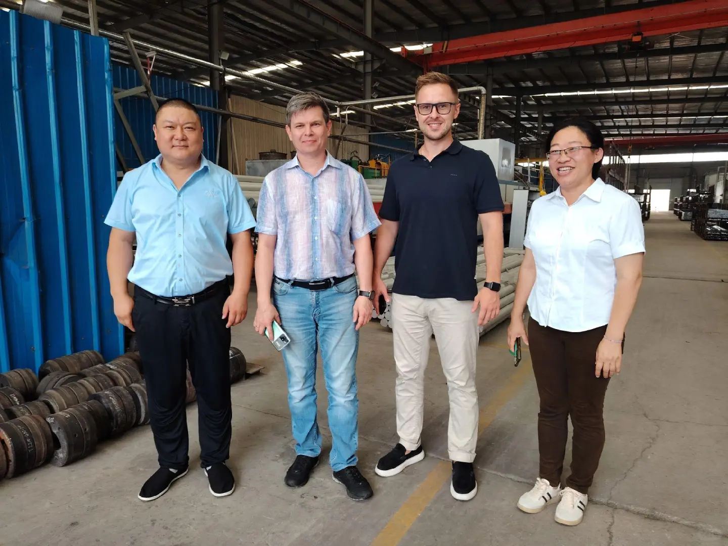 在小红书上拉了一个外贸采购群