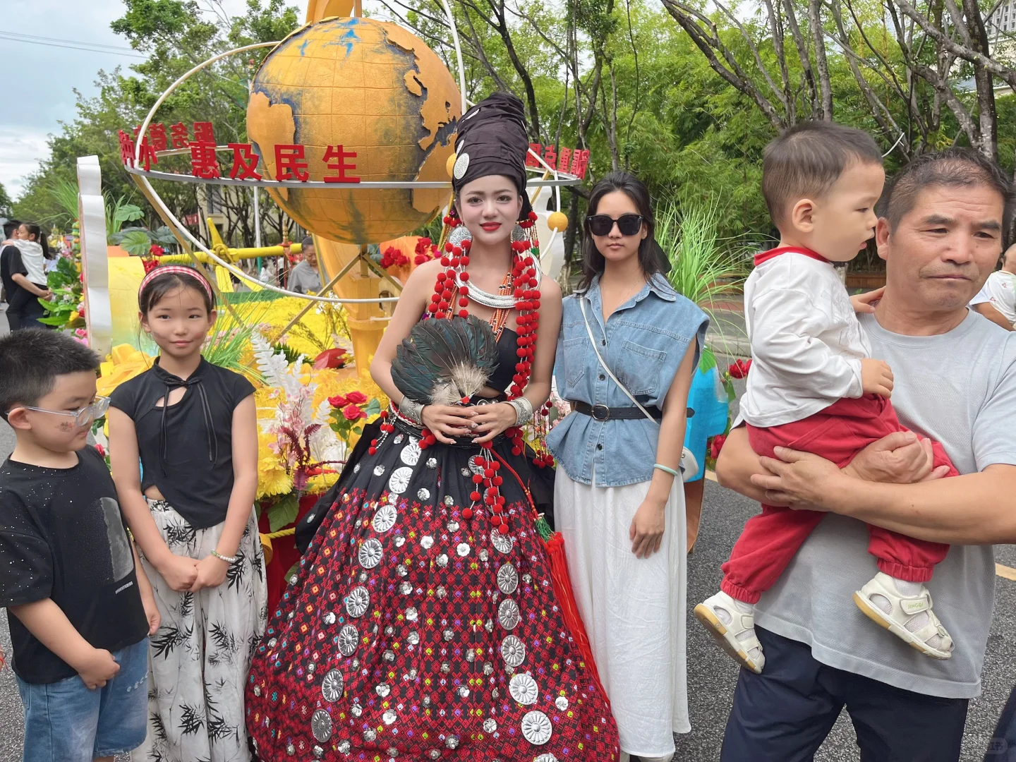 瑞丽?去边境线上感受国际节日：胞波节