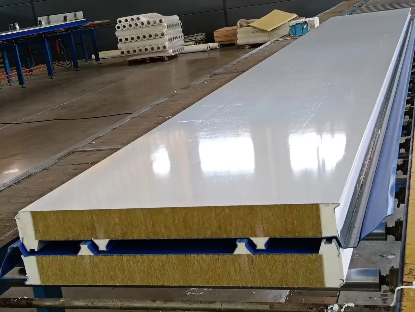 新疆tpo柔性光伏防水屋面板源头工厂