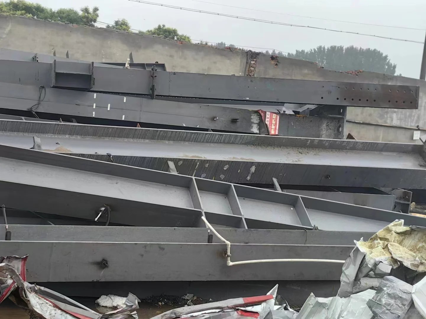 高价大量回收各种废铁，废钢，二库存积压物