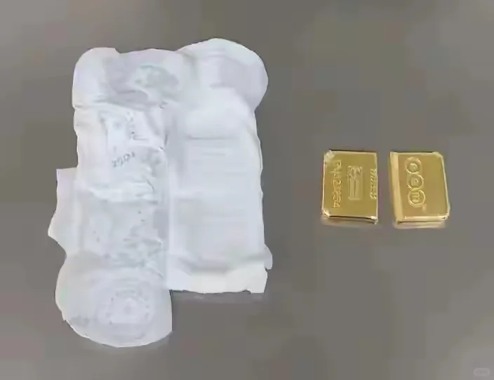 女子卫生巾藏674.7克足金被查，走私手段无