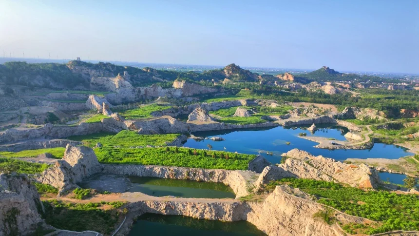 “生态伤疤”蝶变“网红地标”