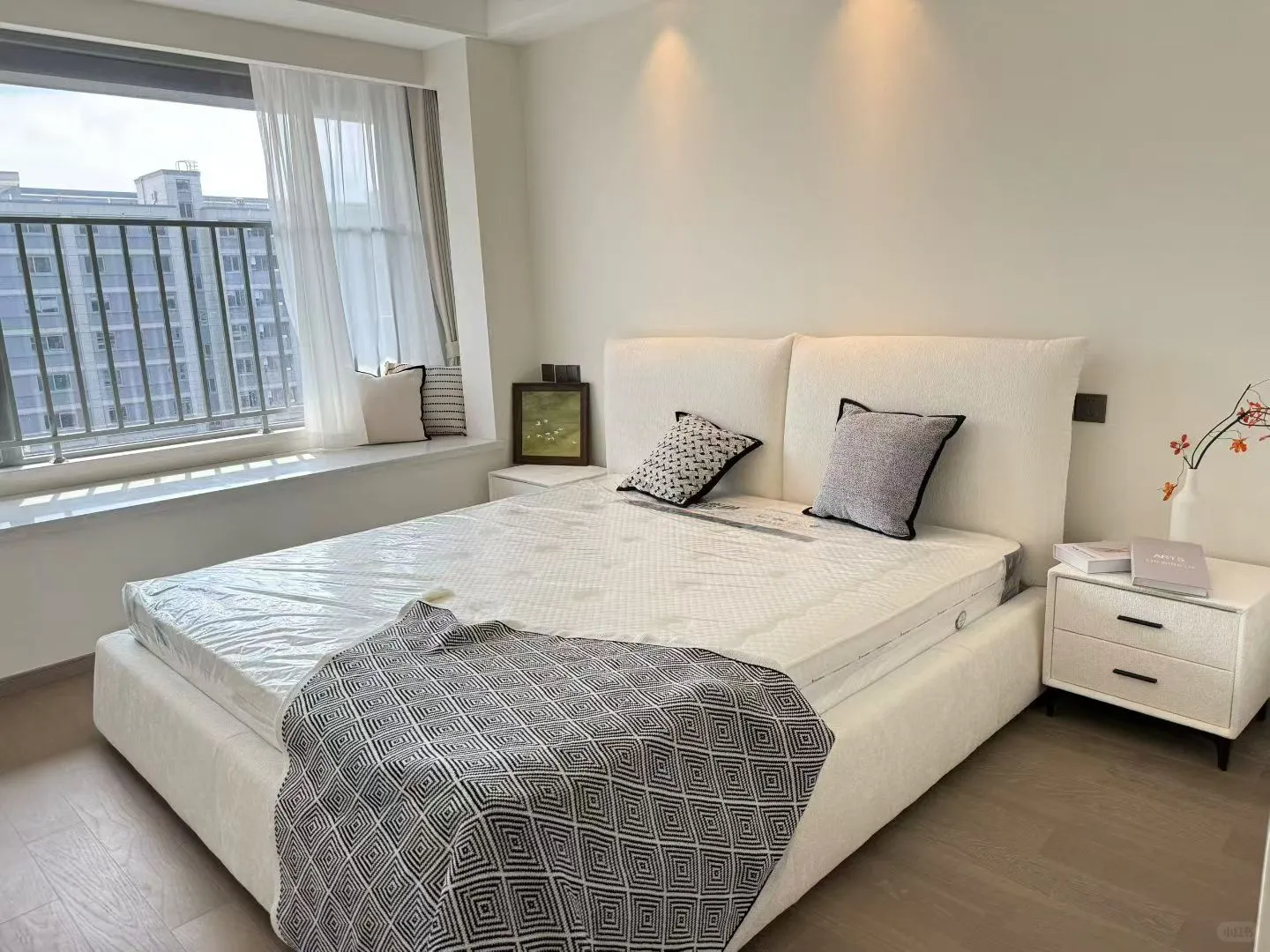 奶油风轻奢4房?边套景光阳台全屋定制