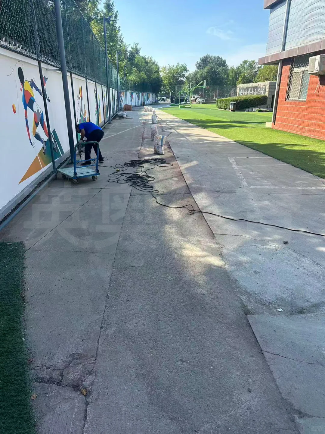 塑胶跑道旧基础修复