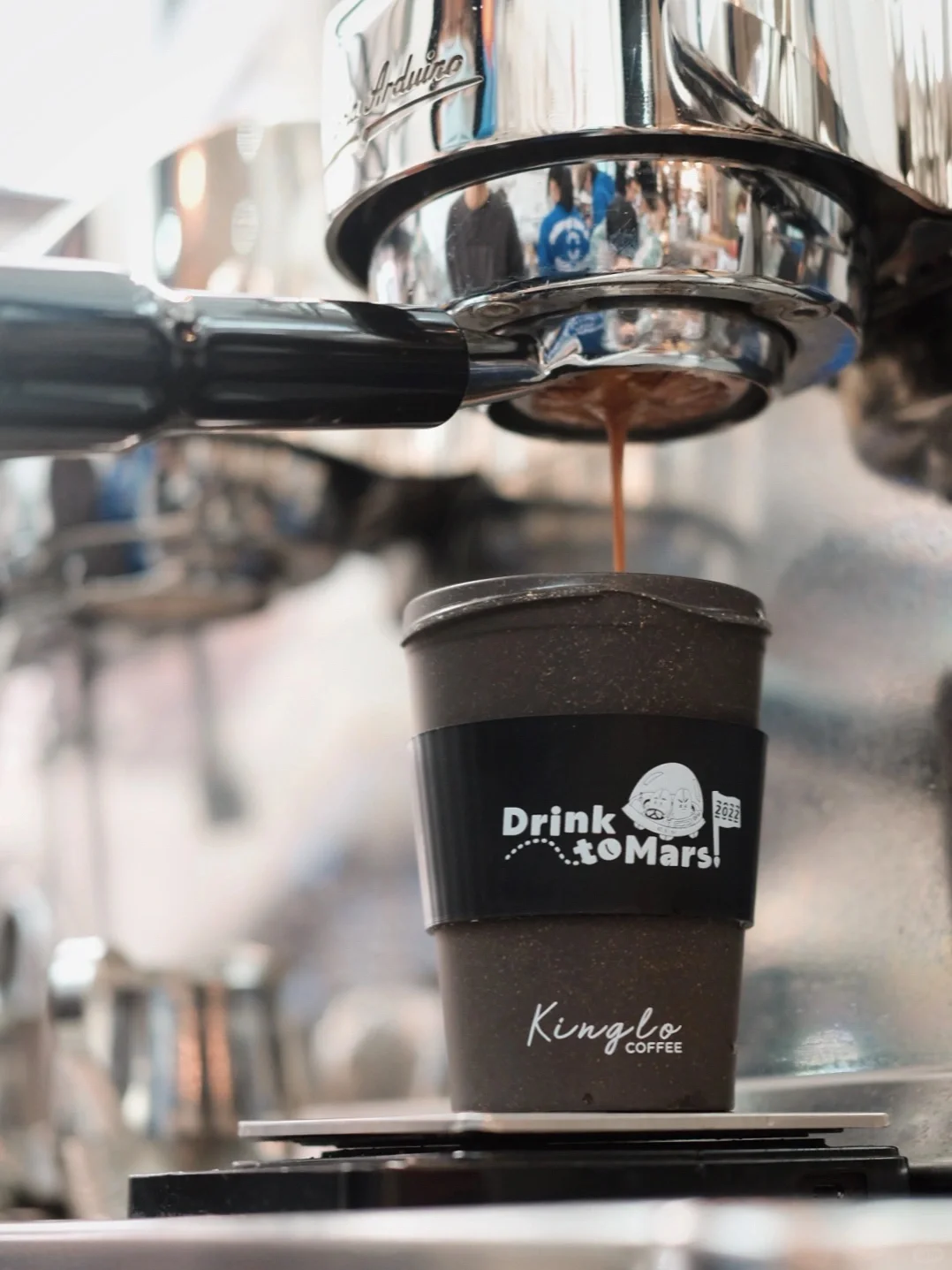 当咖啡渣被再利用起来，可以做成一个杯子☕️