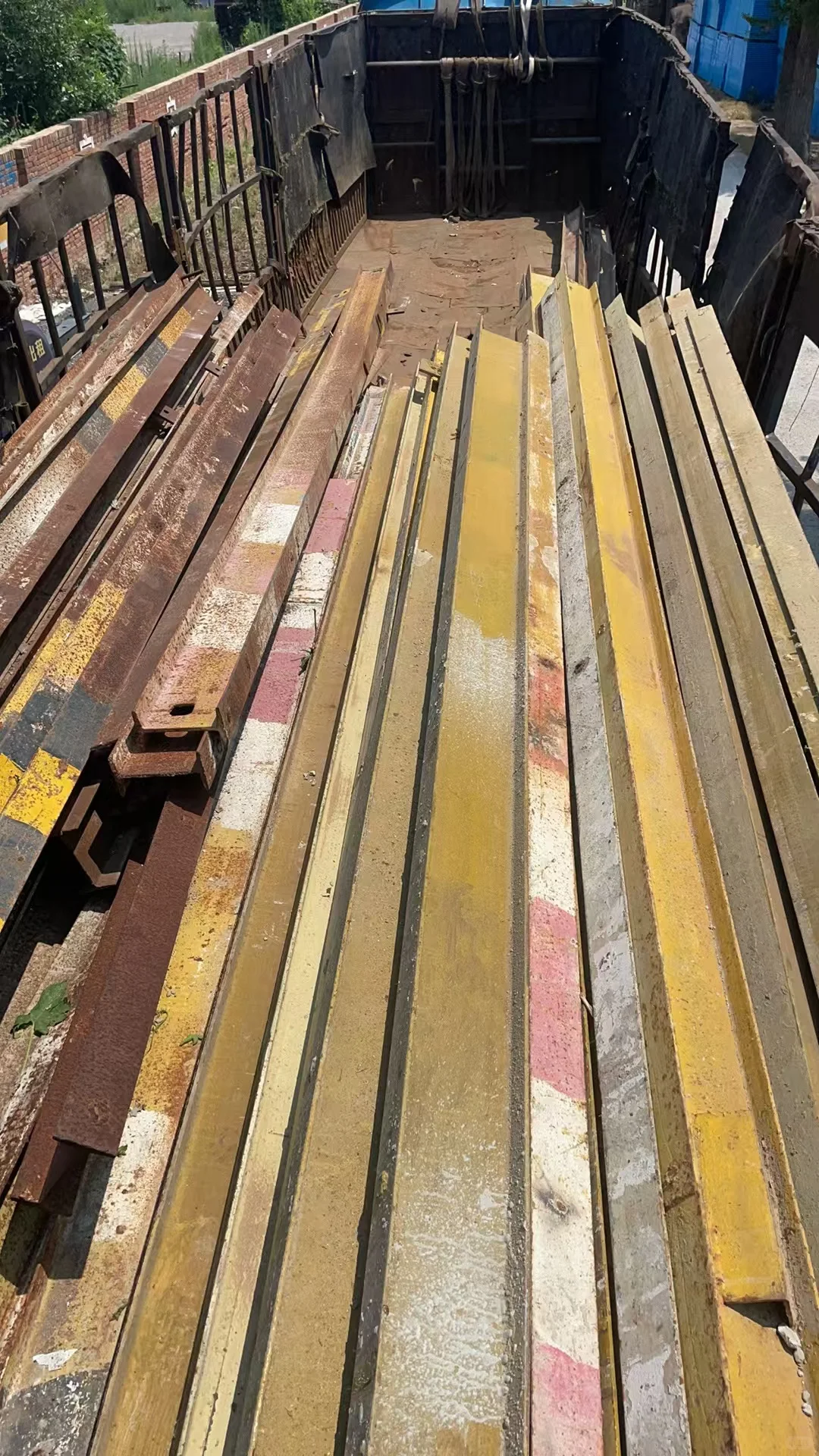 高价大量回收各种废铁，废钢，二库存积压物