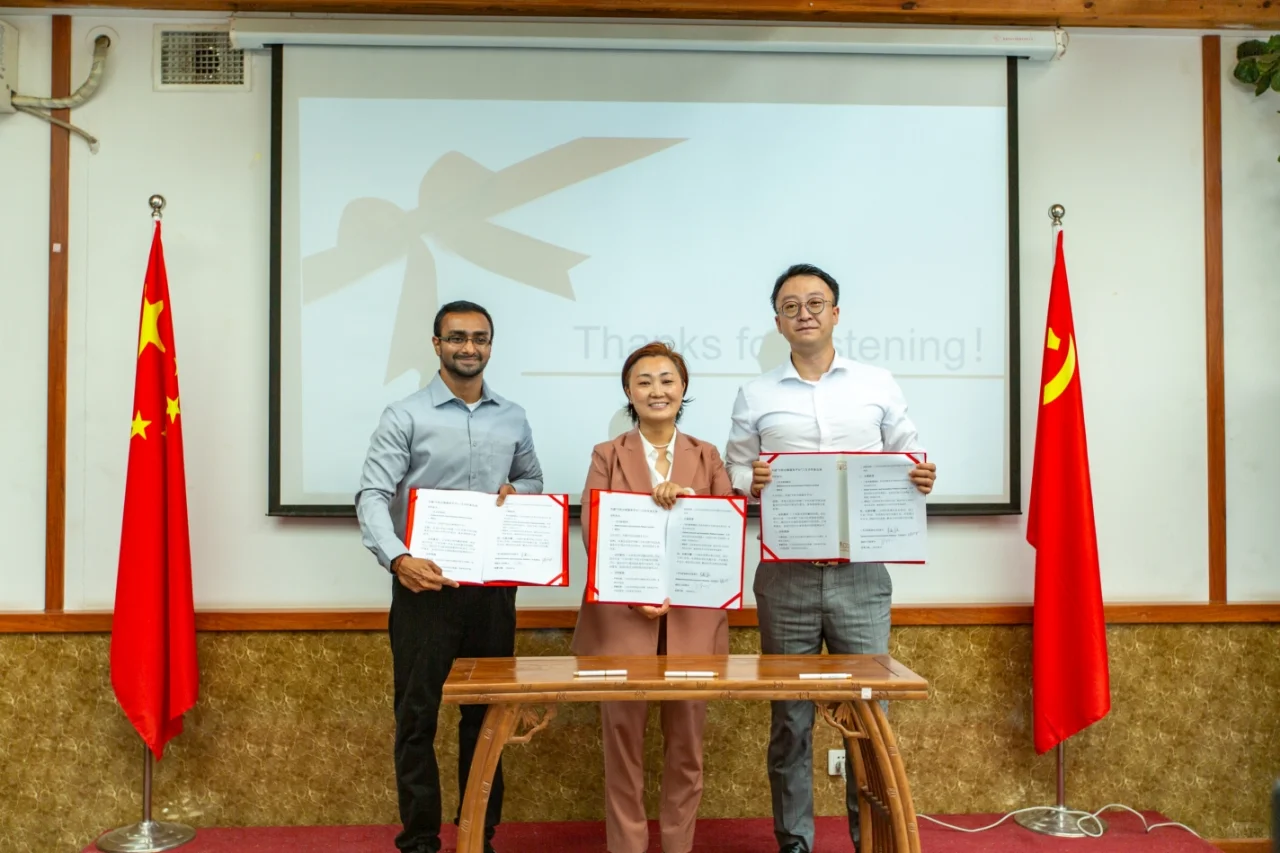 “一带一路”友人走进国医汇，共探中医文化?