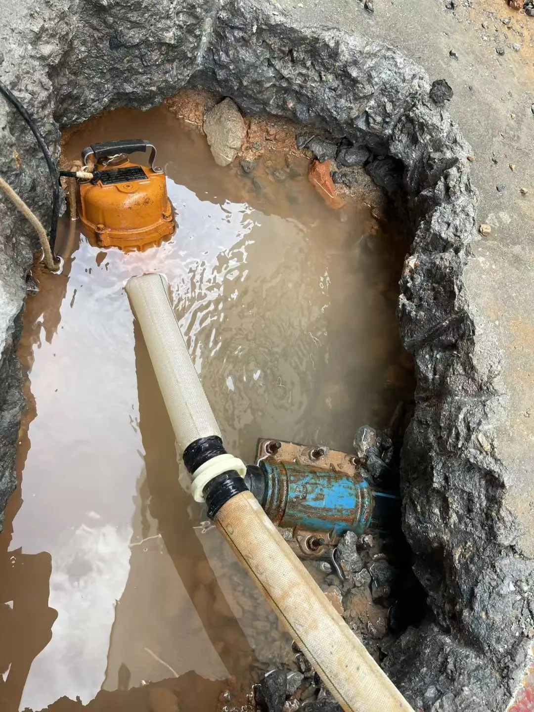 惠州市惠阳区 市政供水管漏水 城区快速抢修