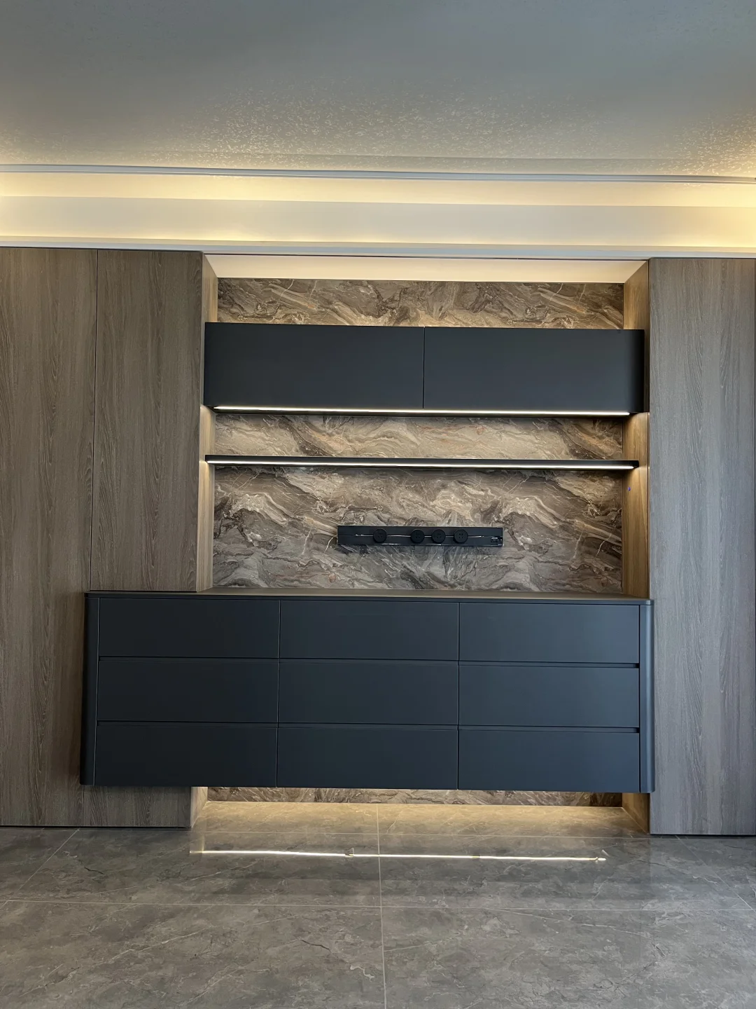 又又又一家完工！这一家意式餐边柜终于落地