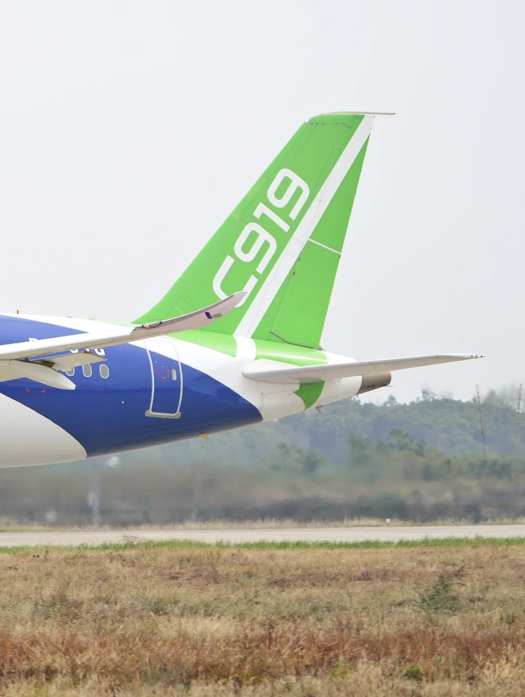 终于凑齐原皮版国产大飞机“三剑客”