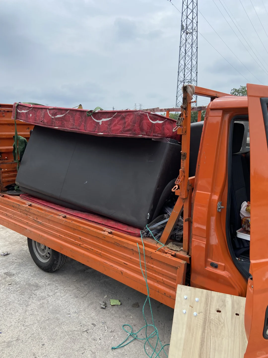 教你如何免费的丢弃废旧家具垃圾…