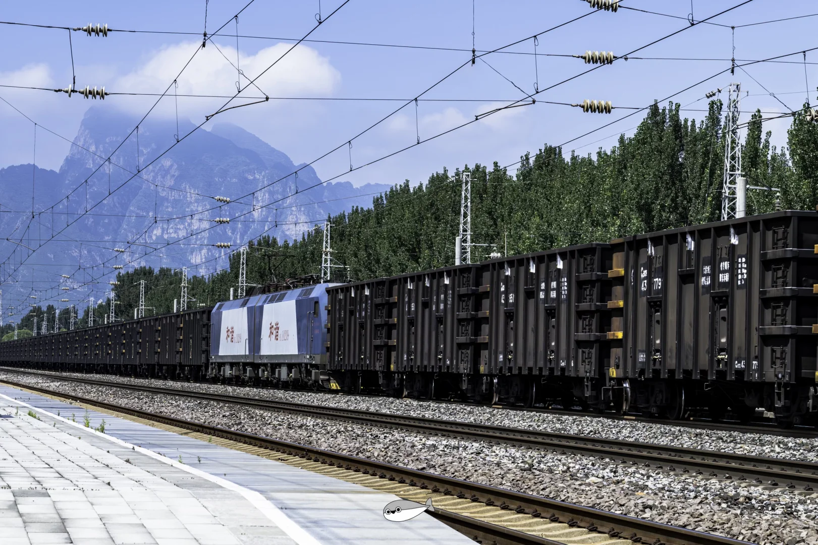 大秦线上的万吨巨龙 长长长长长长长～～～～