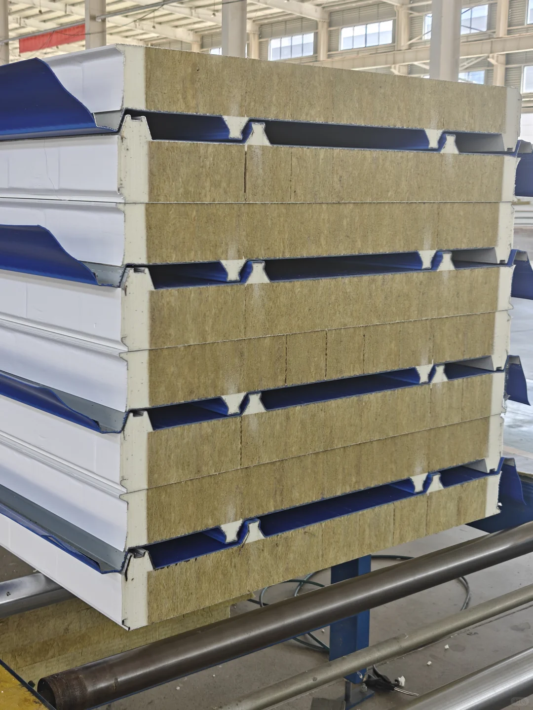 新疆tpo柔性光伏防水屋面板源头工厂