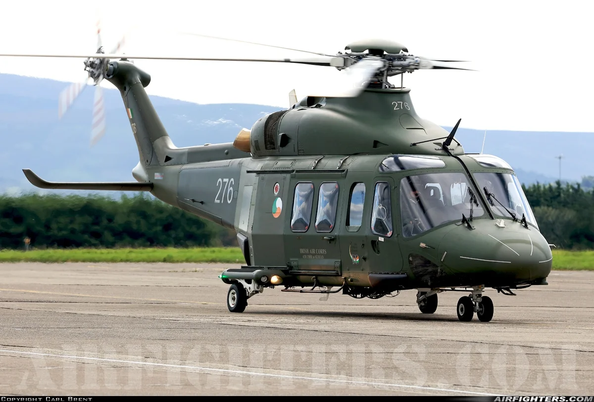 双发中型直升机:AW139?