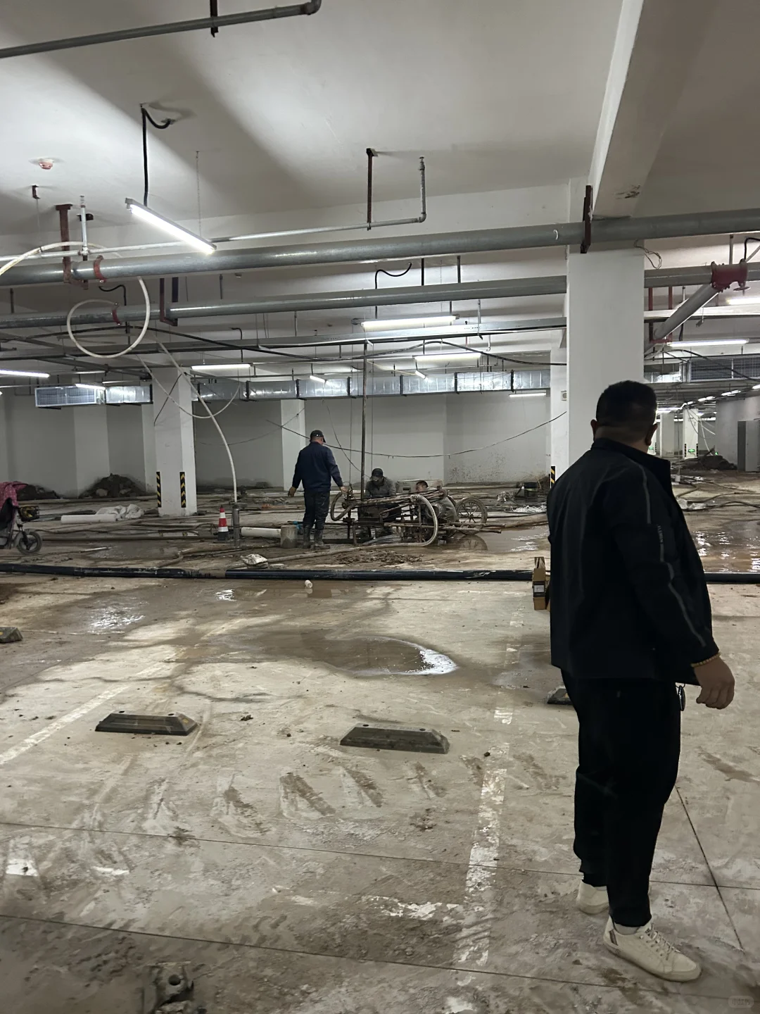 专业处理别墅地下室、小区地下室积水渗水