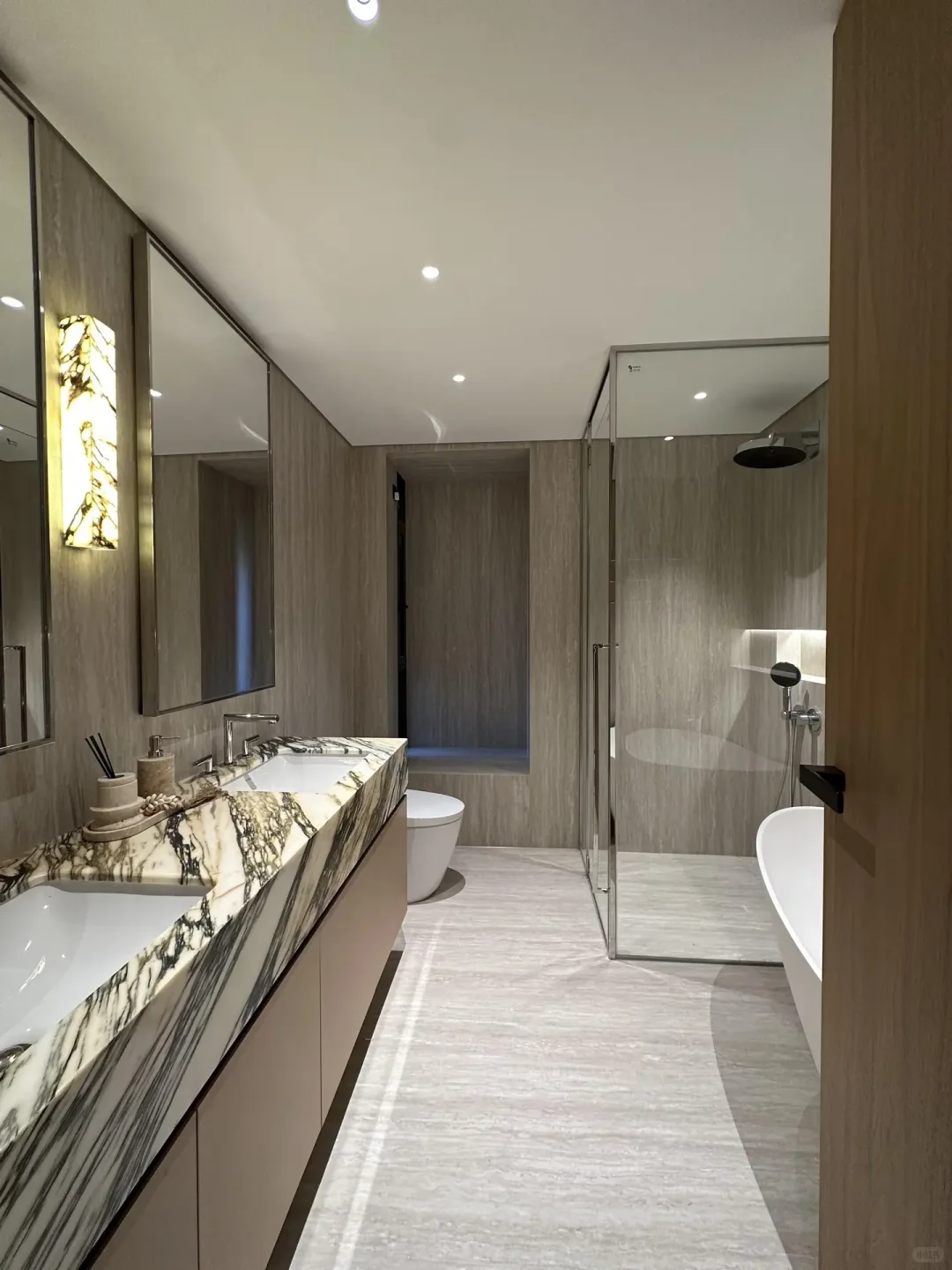 个人转租 大型落地窗 价格来谈