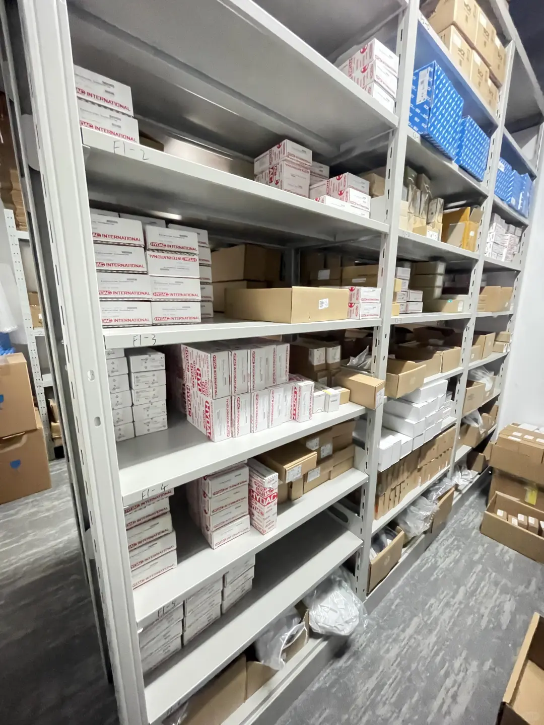 35+女性欧美自动化设备销售～