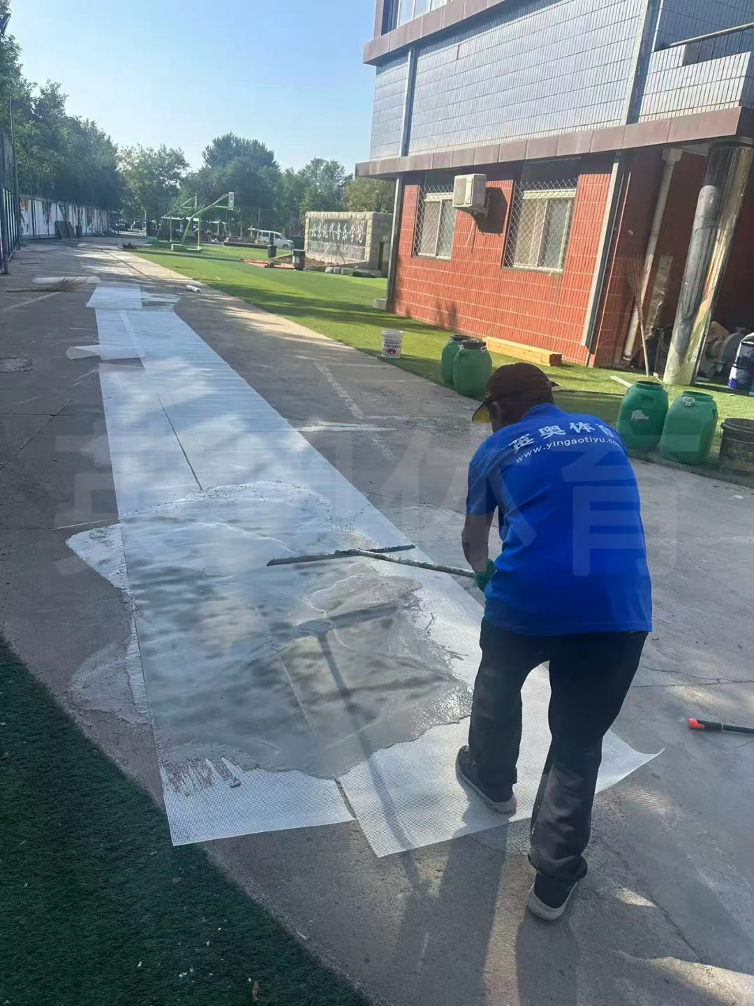 塑胶跑道旧基础修复