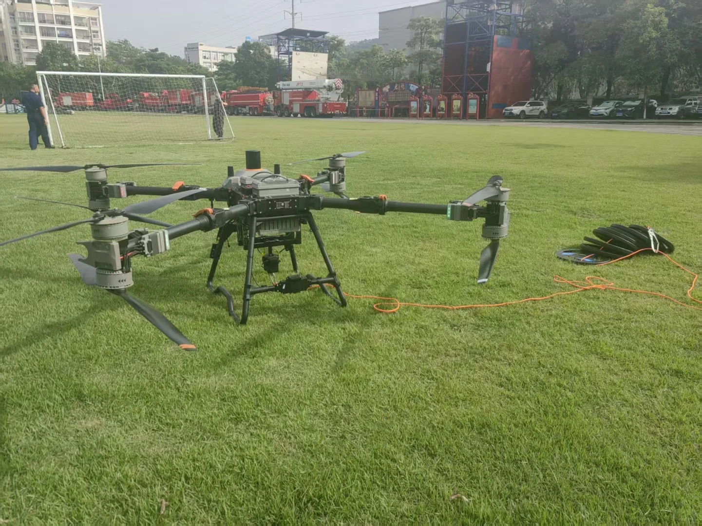 大载重吊运无人机