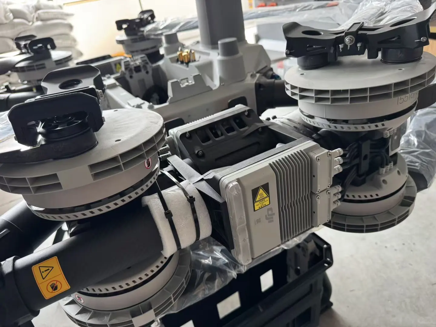 “天空之镜”学员解锁大疆FC100旗舰机