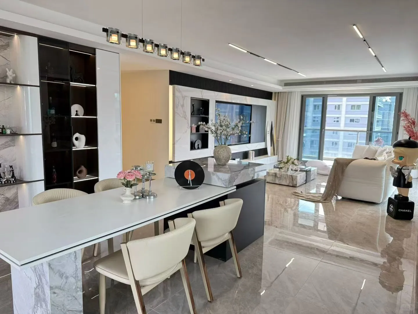 奶油风轻奢4房?边套景光阳台全屋定制