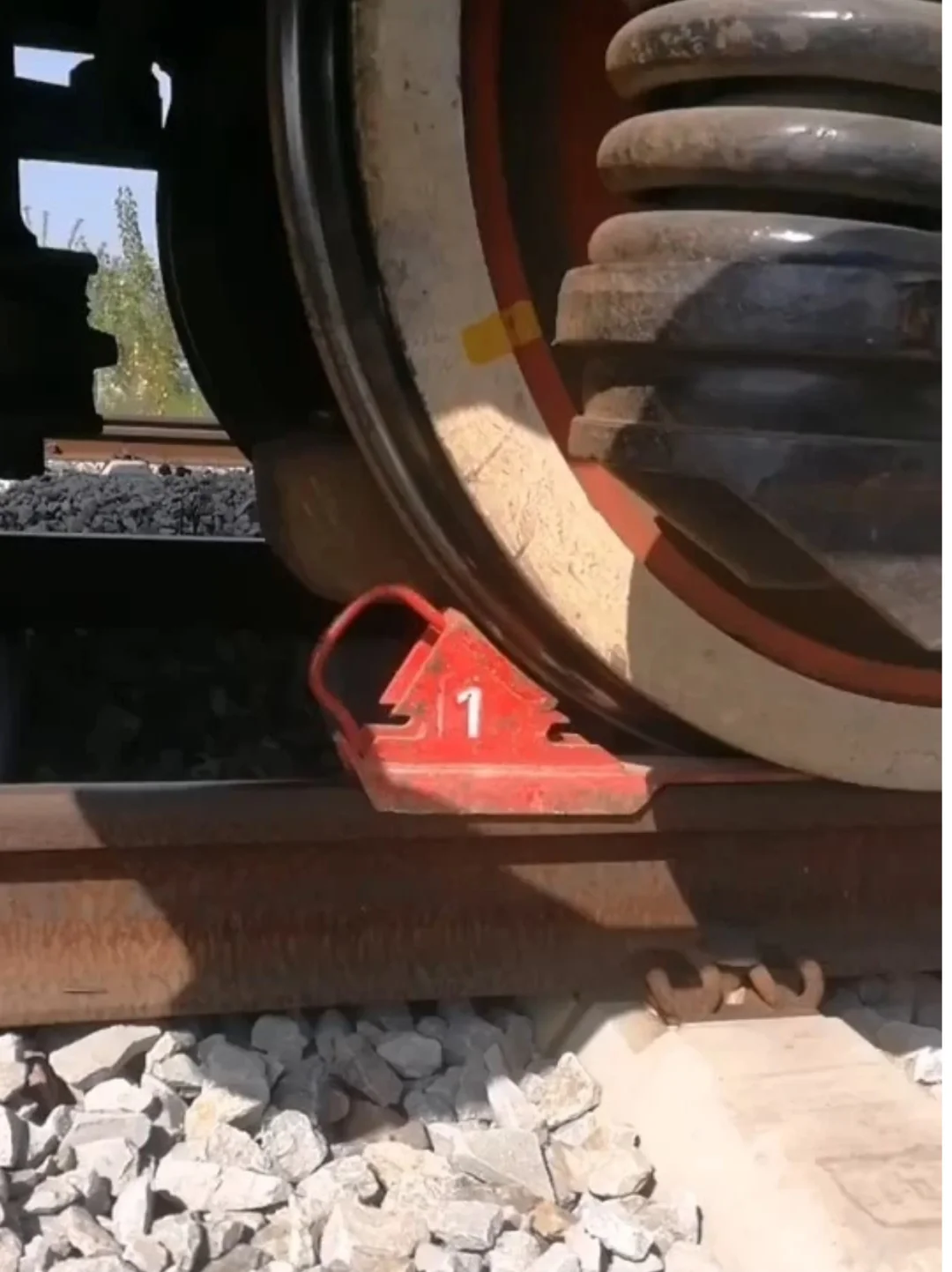 什么？火车竟然也要“穿鞋”