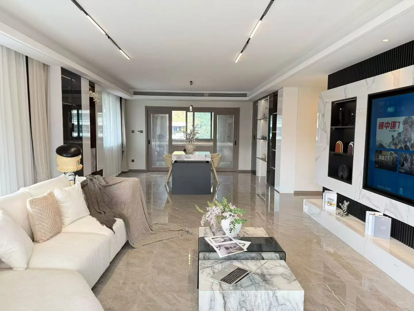 奶油风轻奢4房?边套景光阳台全屋定制