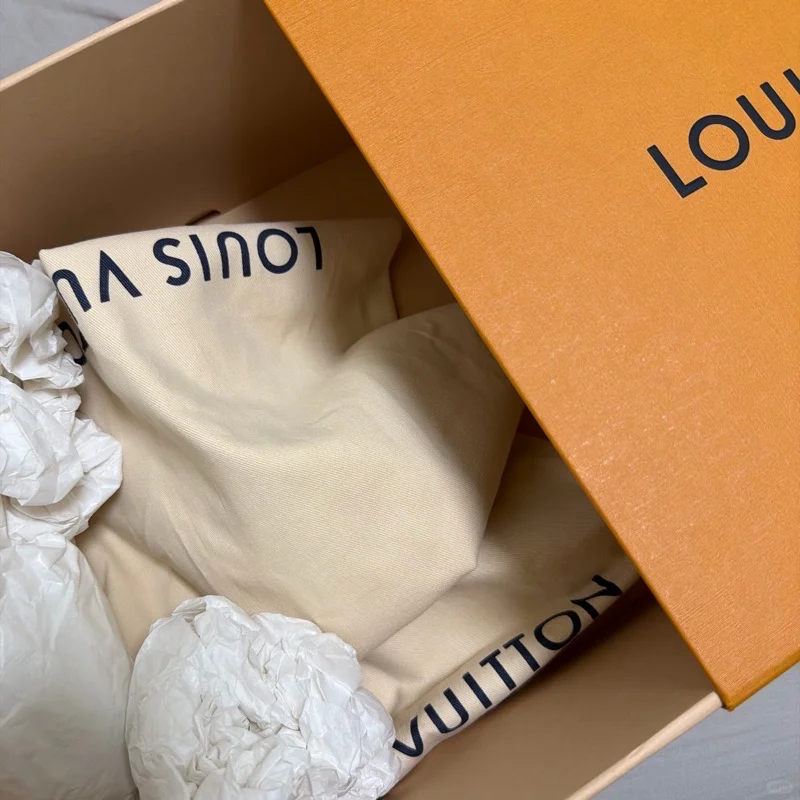 售9.9新LV小白鞋