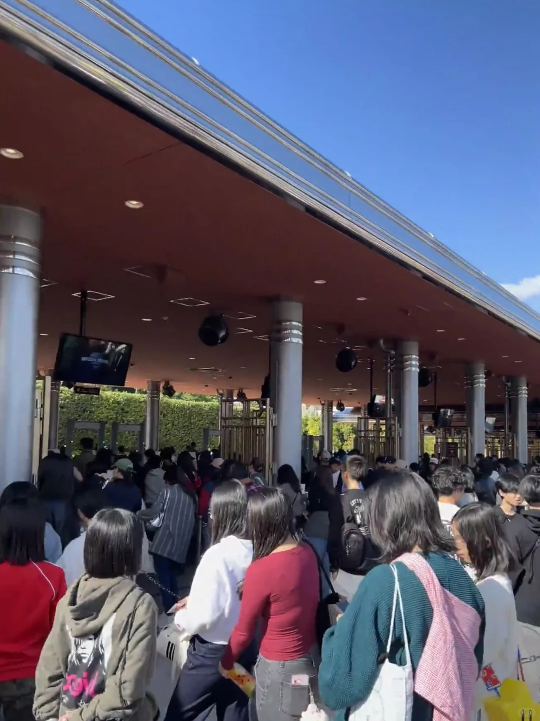 大阪环球会惩罚每一个不了解存包的人?...