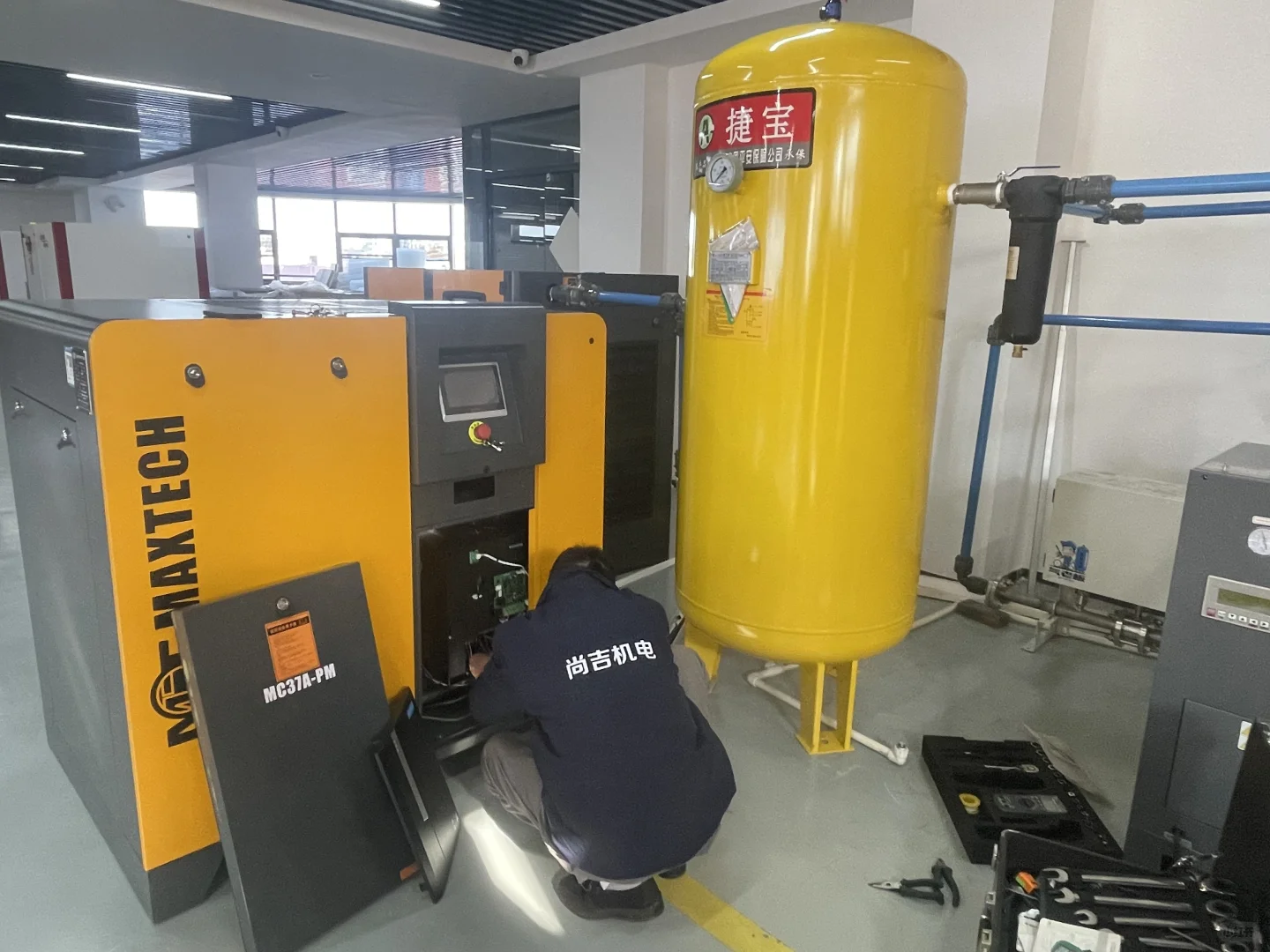 一台储气罐自白