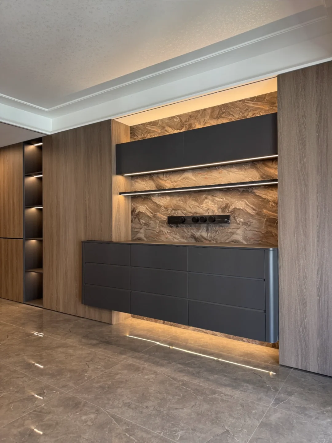 又又又一家完工！这一家意式餐边柜终于落地