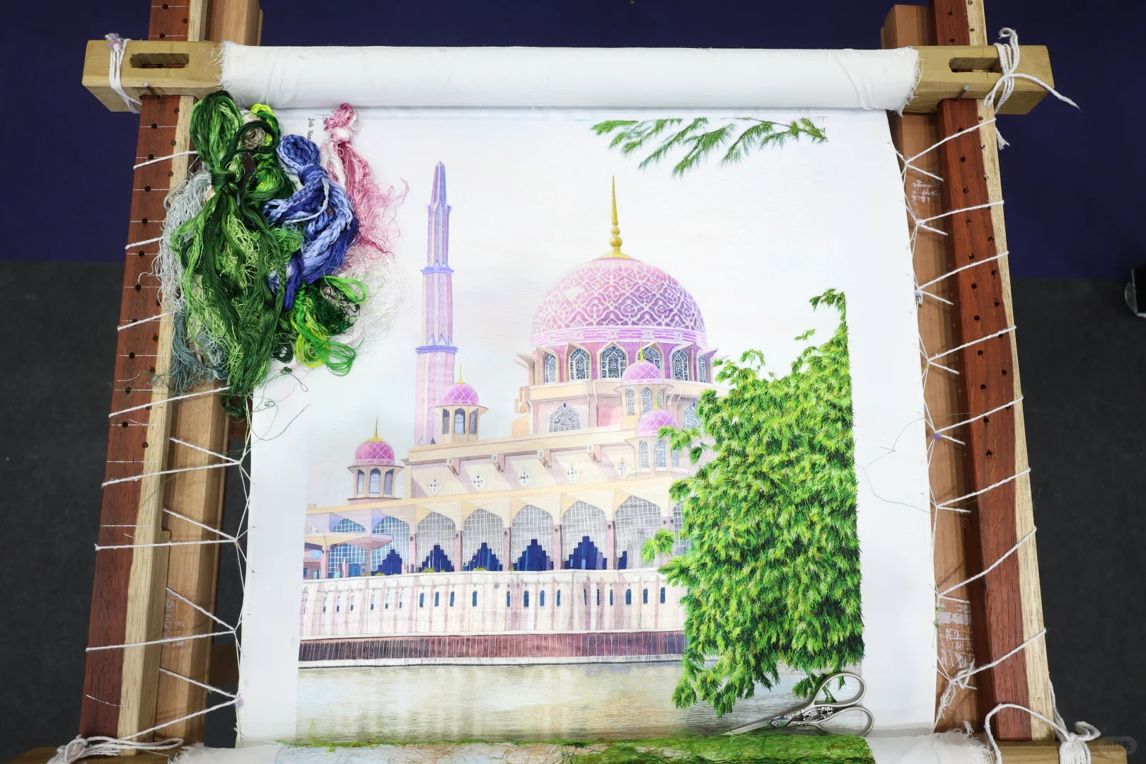 谁说刺绣没有国际范？中国非遗走向世界！