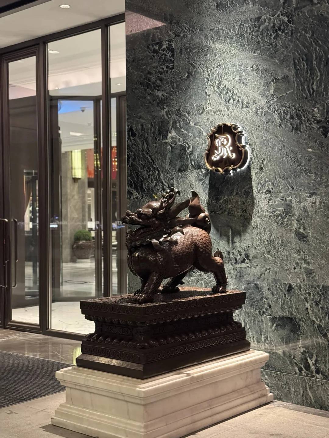 有人去上海吗？上海静安瑞吉酒店价格大跳水