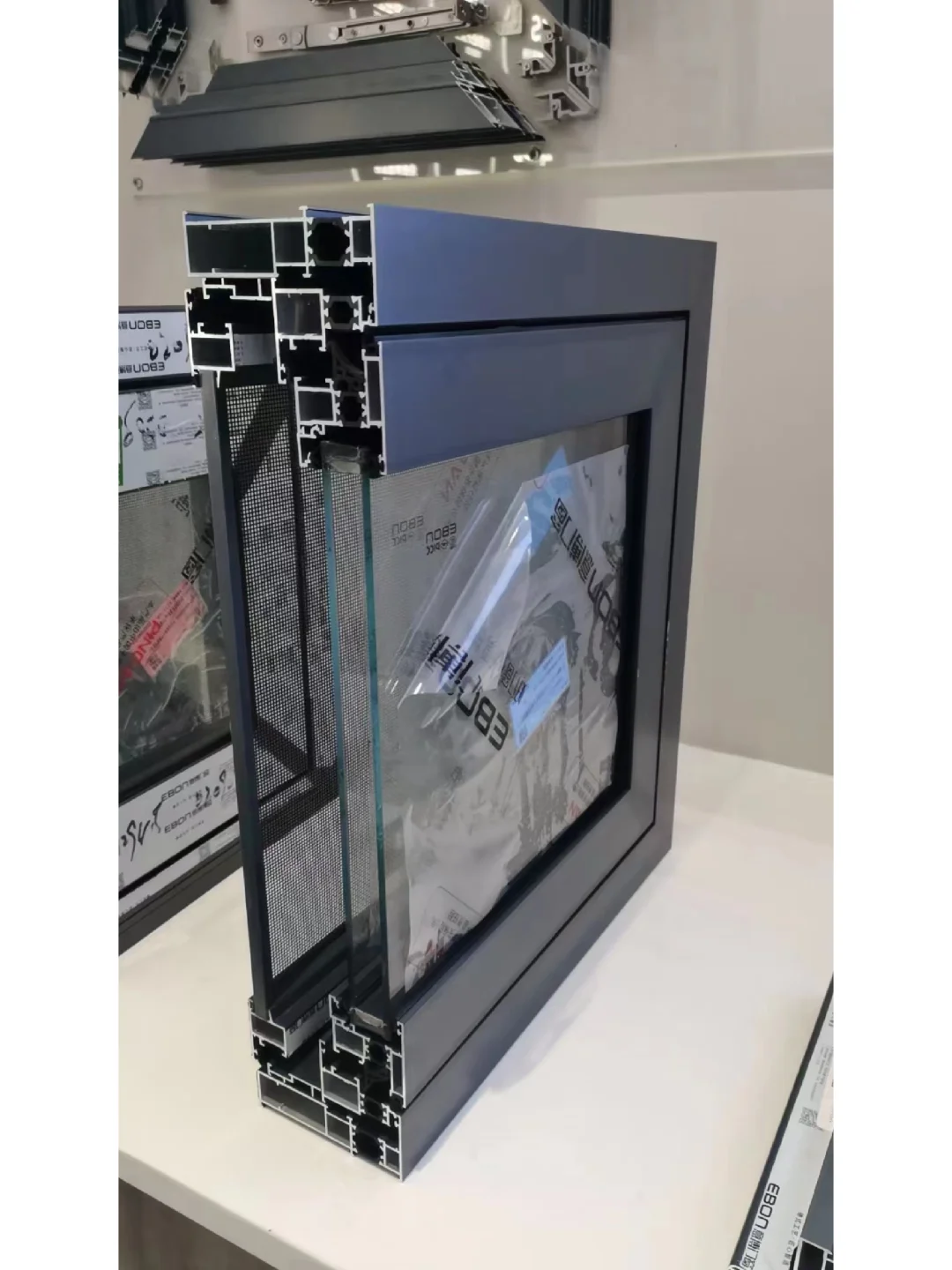 封窗富轩和意博选哪个好点？