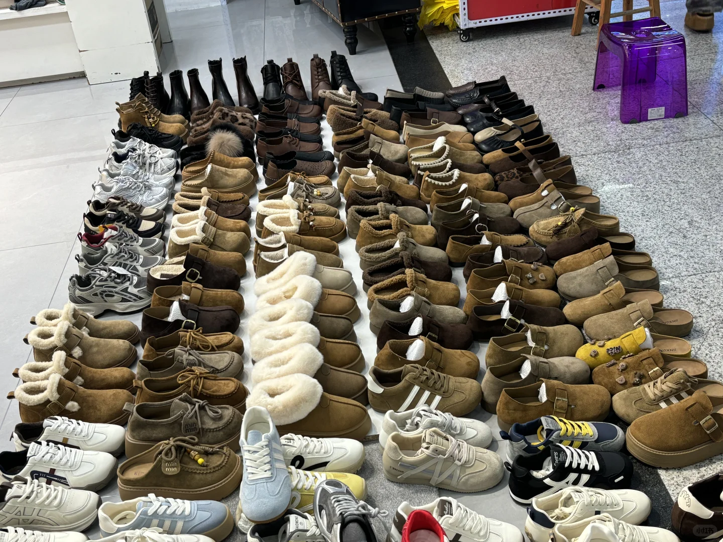 档口鞋子只要50元