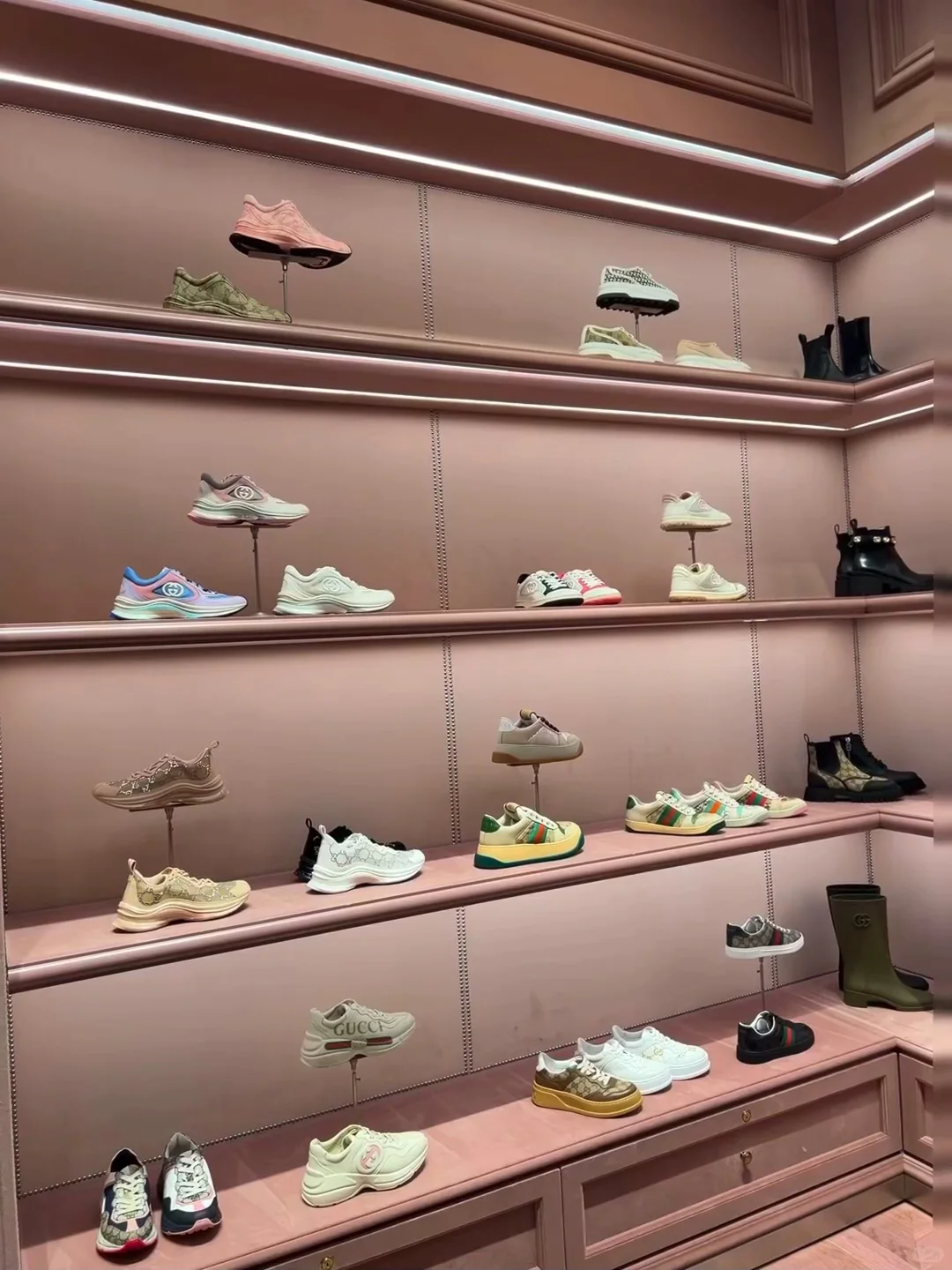 Gucci年末这都跌疯了！?