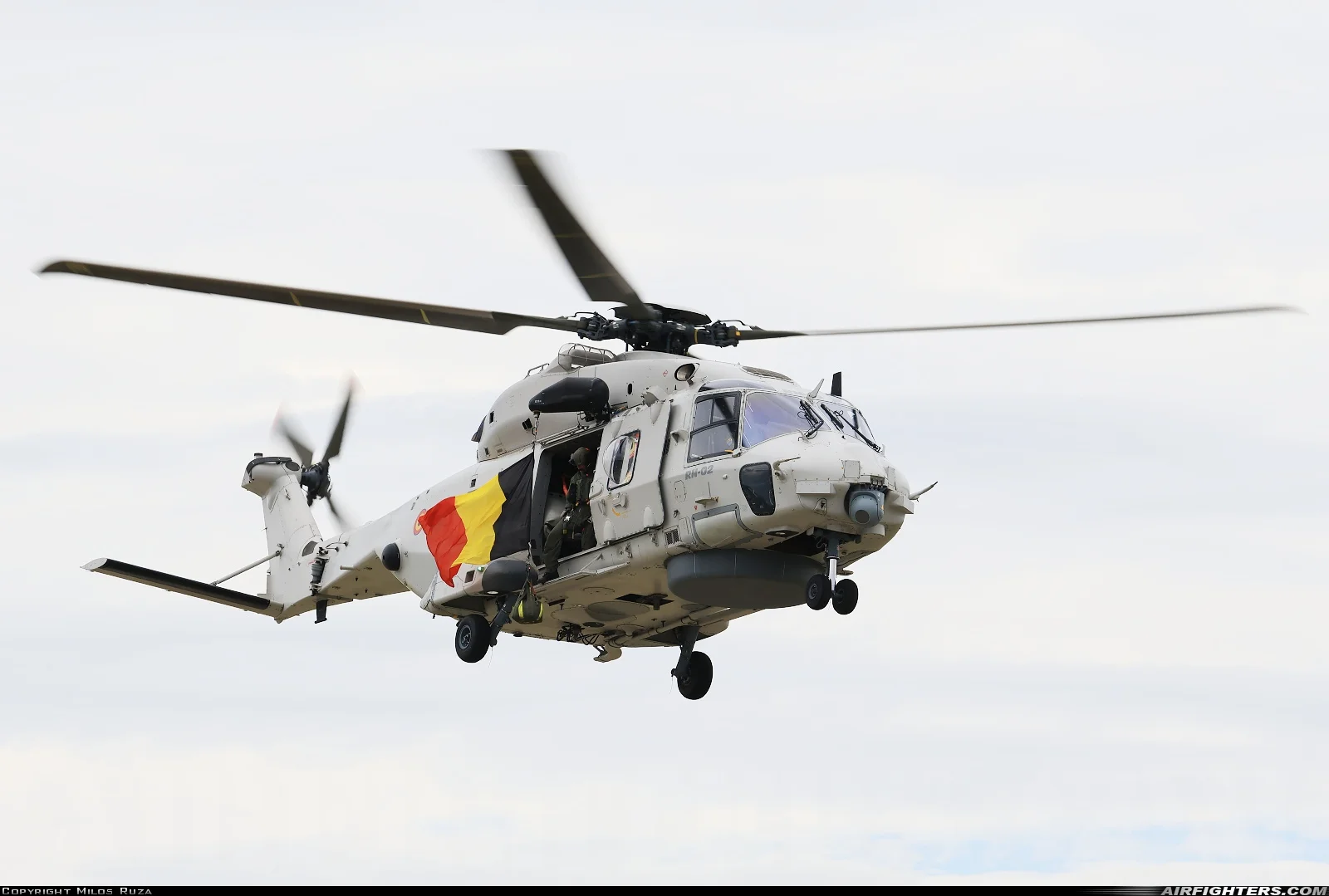 双发多用途直升机:NH-90?