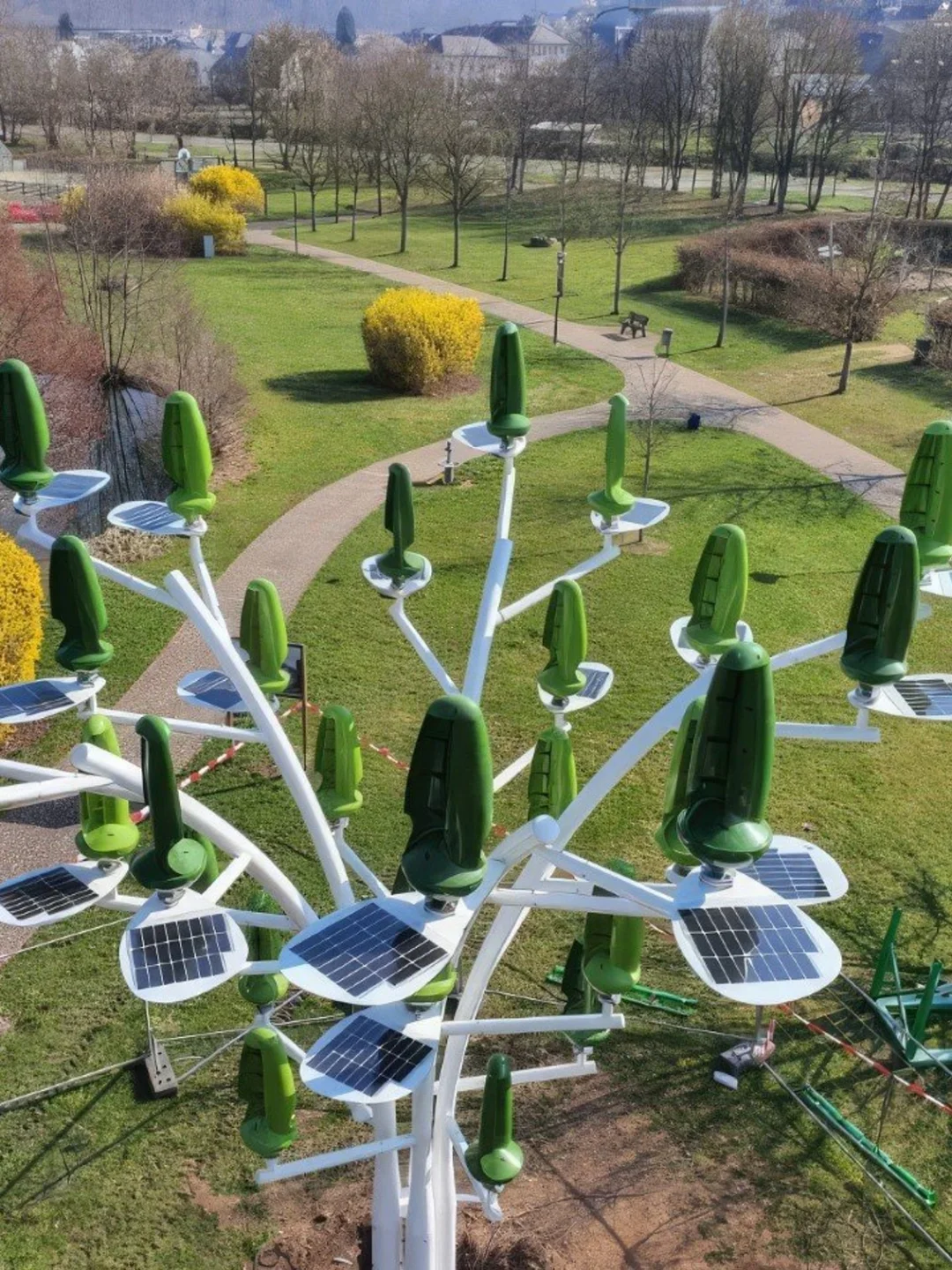 结合风能和太阳能的发电树?可持续