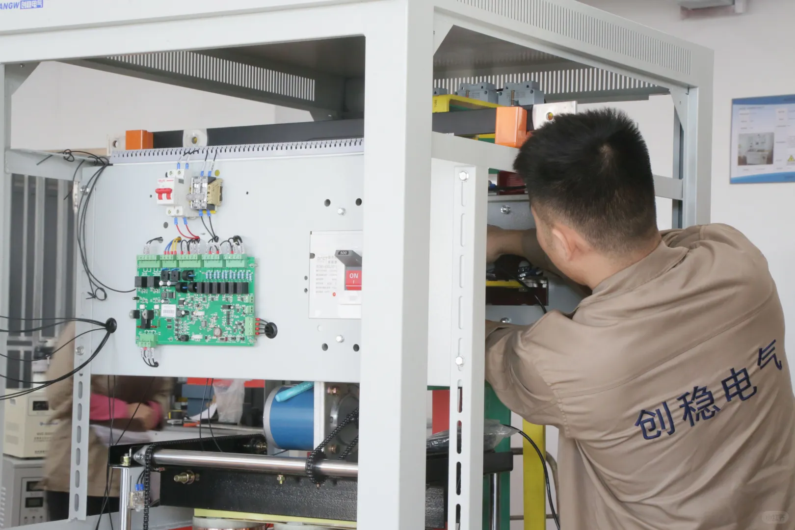 100kva三相稳压器是你电器设备的救星