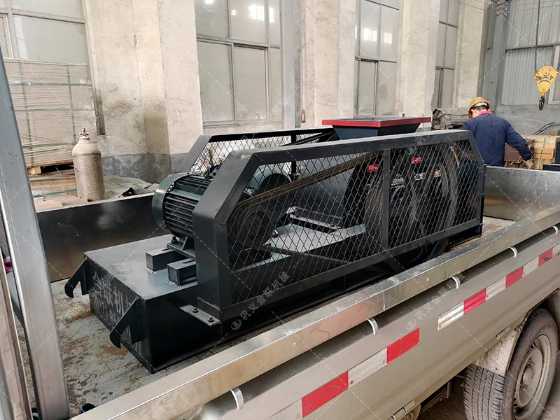 双齿辊破碎机处理石墨，如何避免堵塞问题？