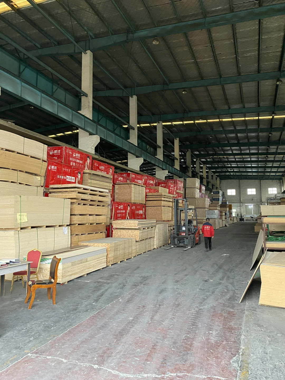 还有人不知道?直接去板材批发仓库绝不后悔