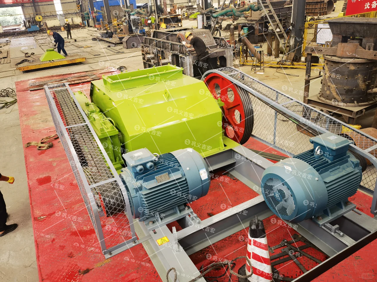 双齿辊破碎机引领石墨加工技术的绿色革命