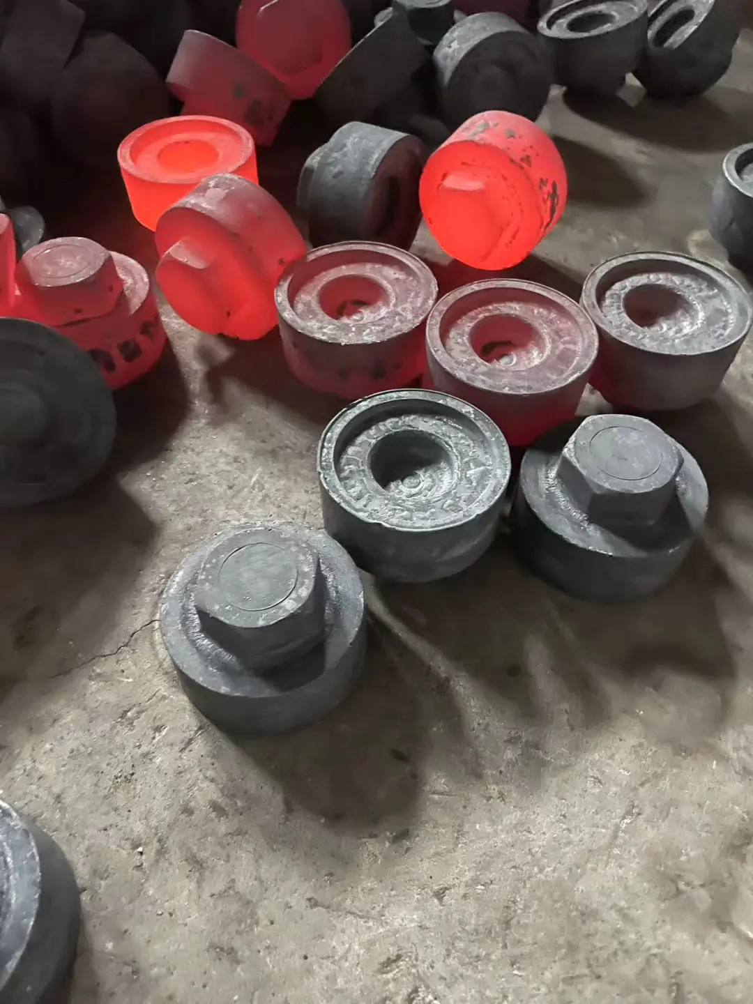 00后做锻件加工