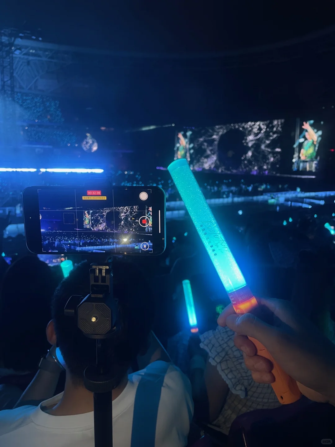 我宣布‼自动弹开支架就是演唱会站姐仙品?