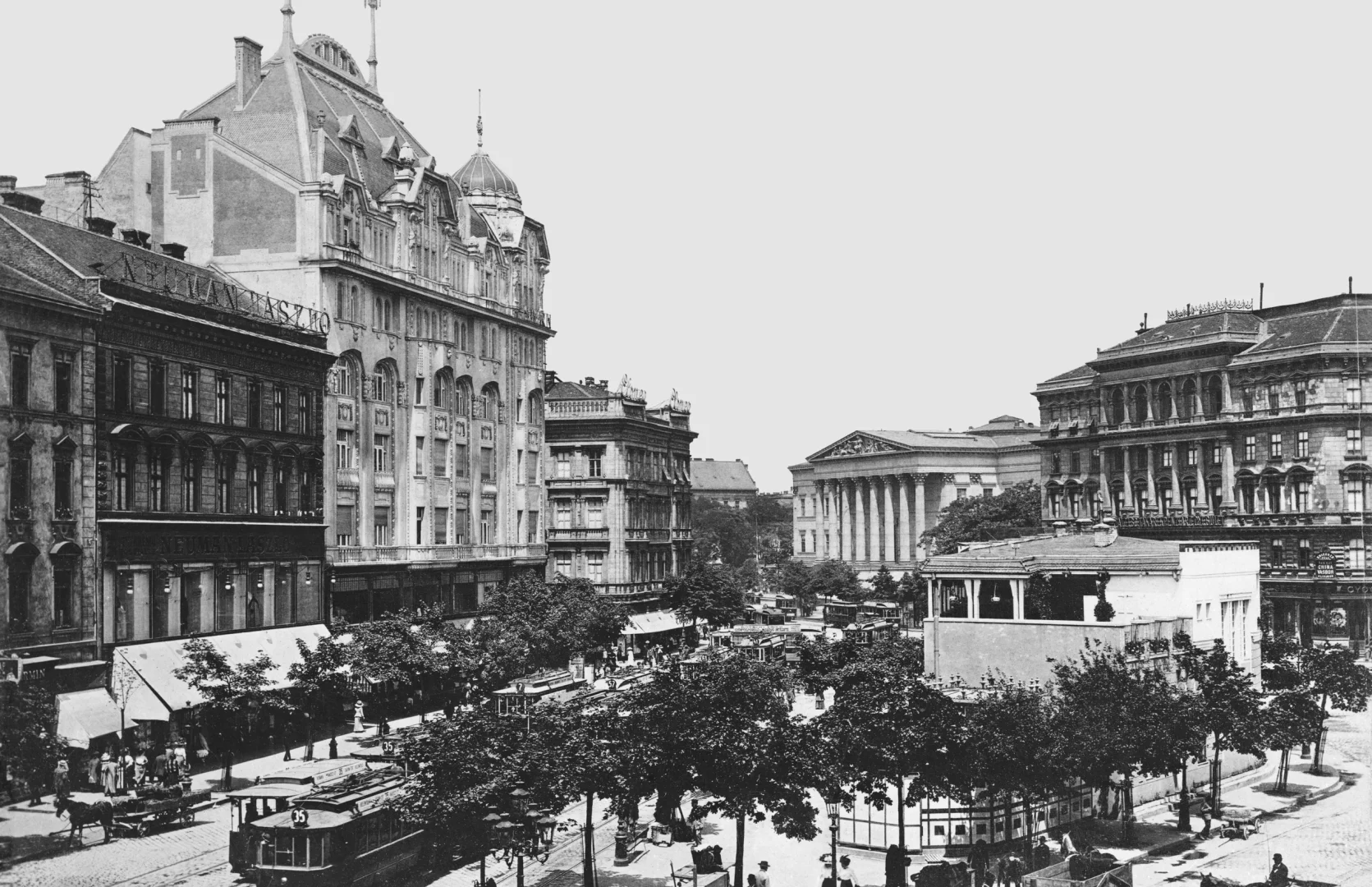 布达佩斯150年历史咖啡馆明年春重新开业