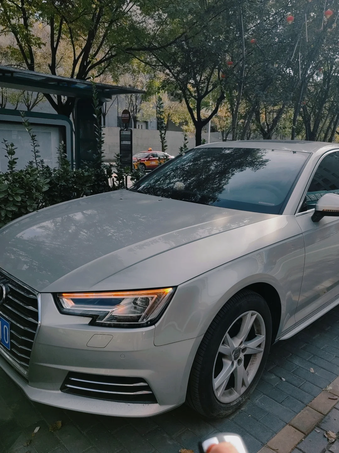 ? ｜一分钟搞定奥迪车钥匙断电，赴深秋